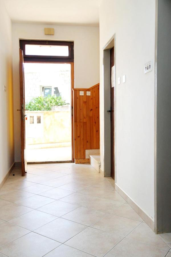 Apartments With A Parking Space Zavalatica, Korcula - 4453 Exterior foto