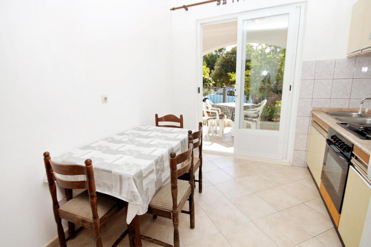 Apartments With A Parking Space Zavalatica, Korcula - 4453 Exterior foto